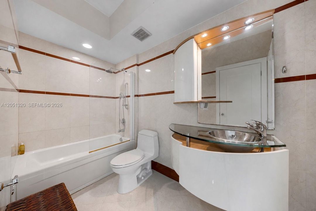 En Renta: $3,950 (1 camas, 1 baños, 826 Pies cuadrados)