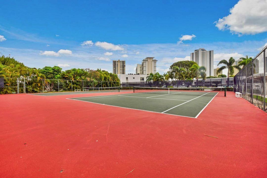 TENNIS