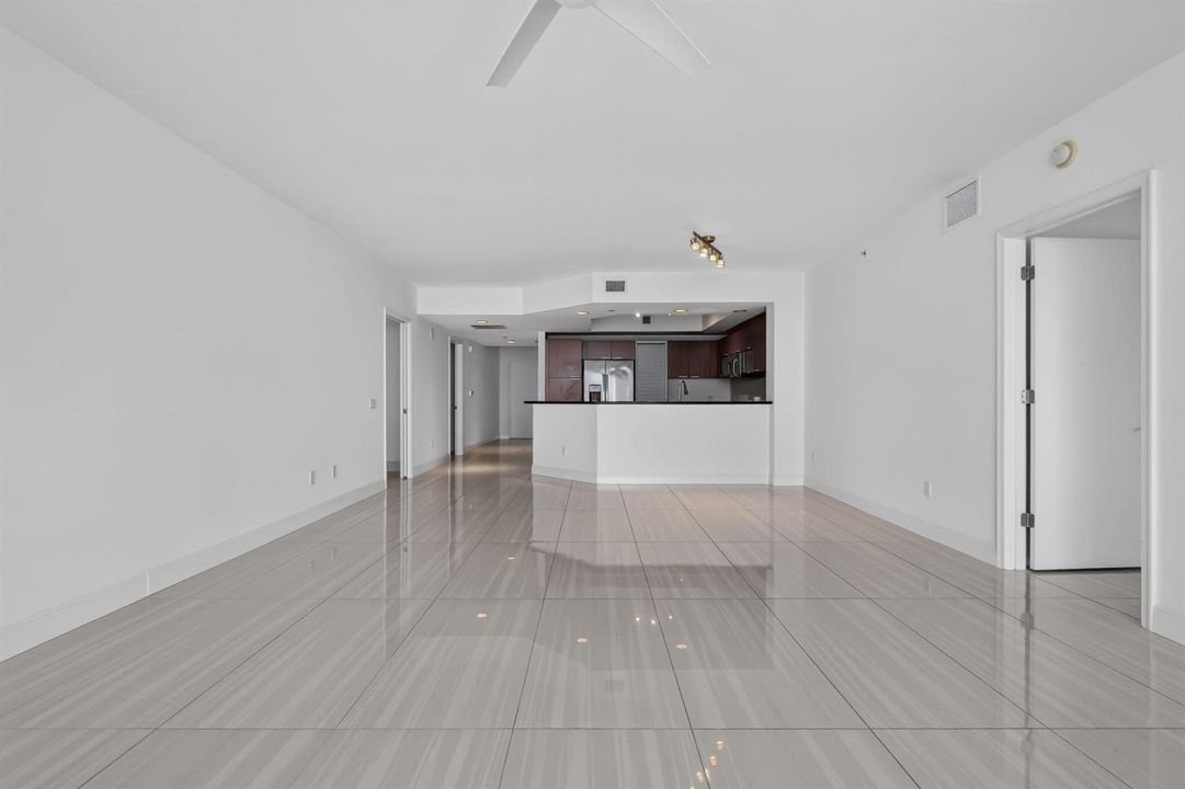 DINING / LIVING RROM