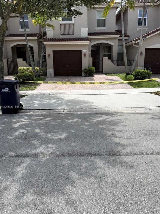 For Rent: $2,950 (3 beds, 2 baths, 1476 Square Feet)