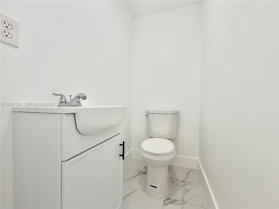 For Sale: $509,000 (3 beds, 1 baths, 1000 Square Feet)