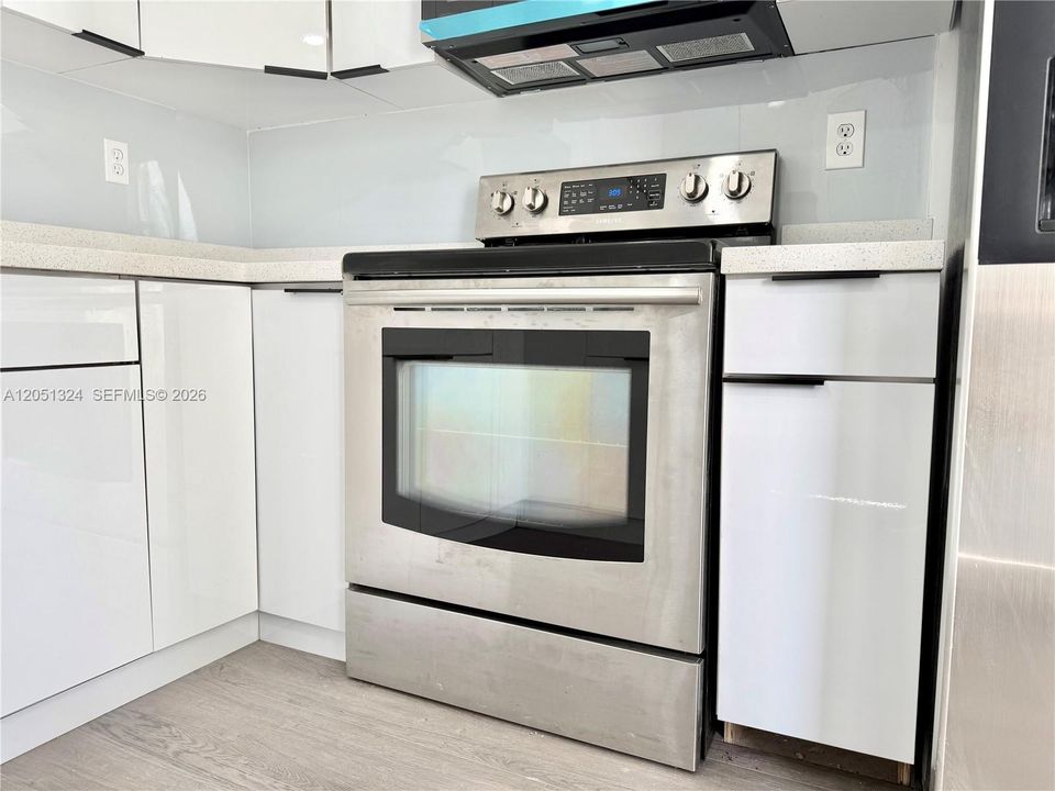 For Sale: $509,000 (3 beds, 1 baths, 1000 Square Feet)
