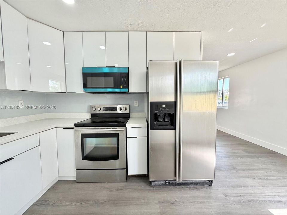 For Sale: $509,000 (3 beds, 1 baths, 1000 Square Feet)