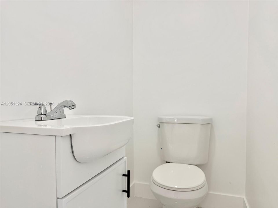 For Sale: $509,000 (3 beds, 1 baths, 1000 Square Feet)