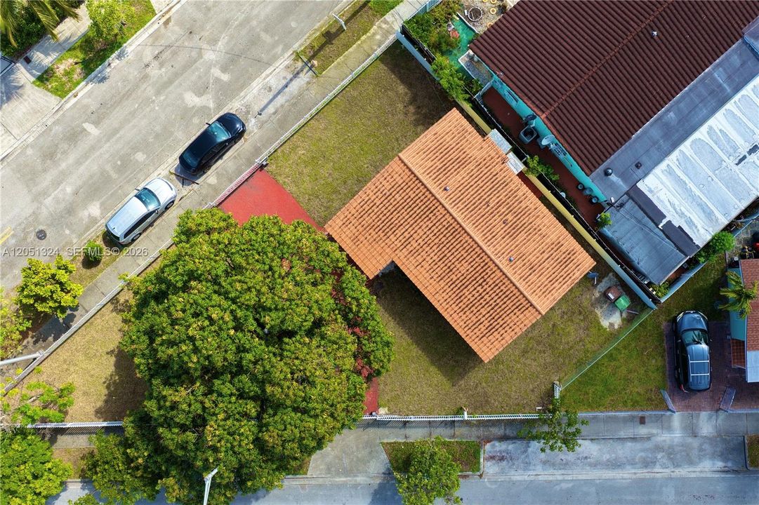 For Sale: $509,000 (3 beds, 1 baths, 1000 Square Feet)
