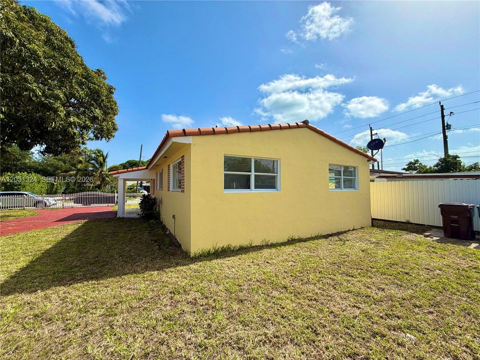 For Sale: $509,000 (3 beds, 1 baths, 1000 Square Feet)