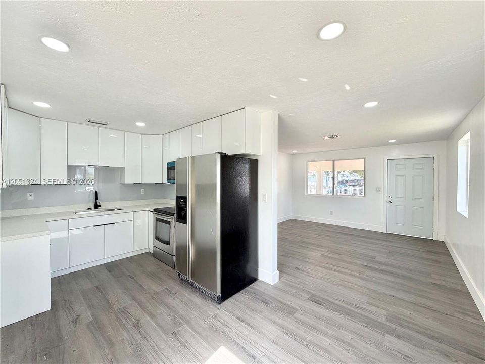 For Sale: $509,000 (3 beds, 1 baths, 1000 Square Feet)