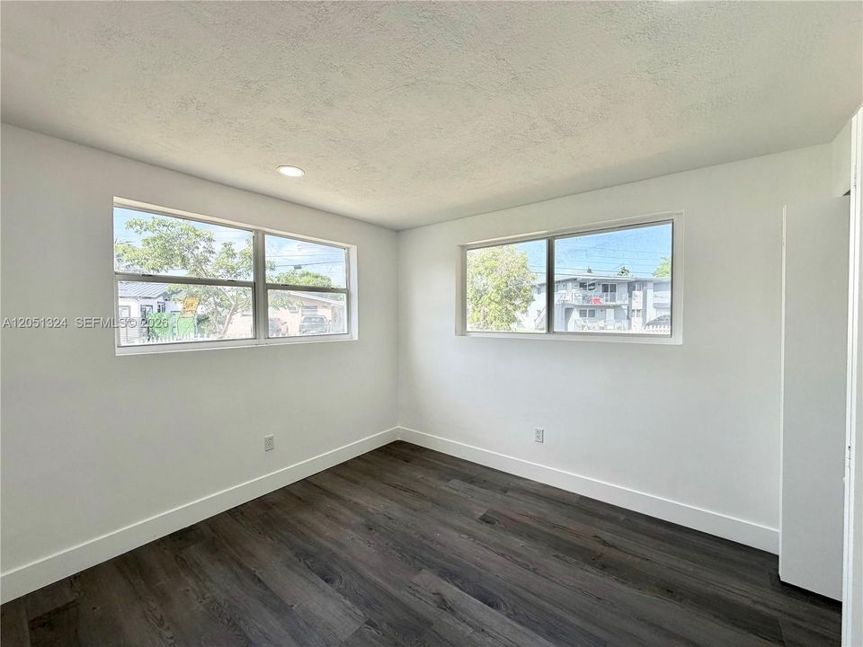 For Sale: $509,000 (3 beds, 1 baths, 1000 Square Feet)