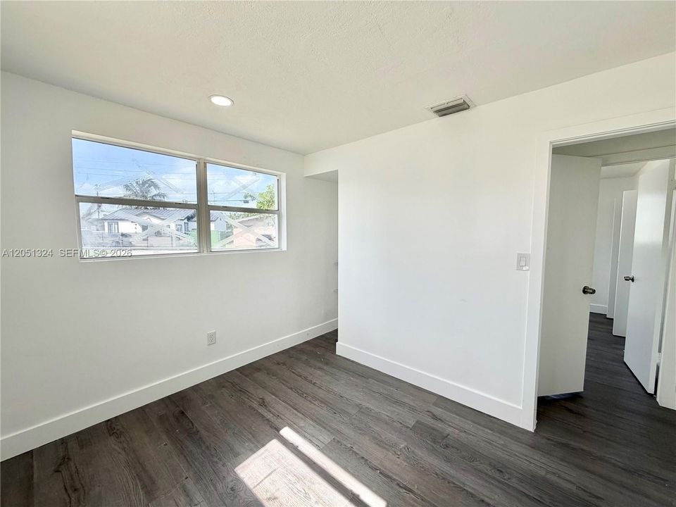 For Sale: $509,000 (3 beds, 1 baths, 1000 Square Feet)