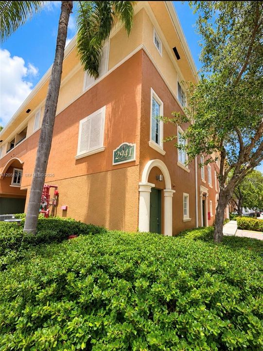 En Venta: $409,000 (2 camas, 2 baños, 1270 Pies cuadrados)