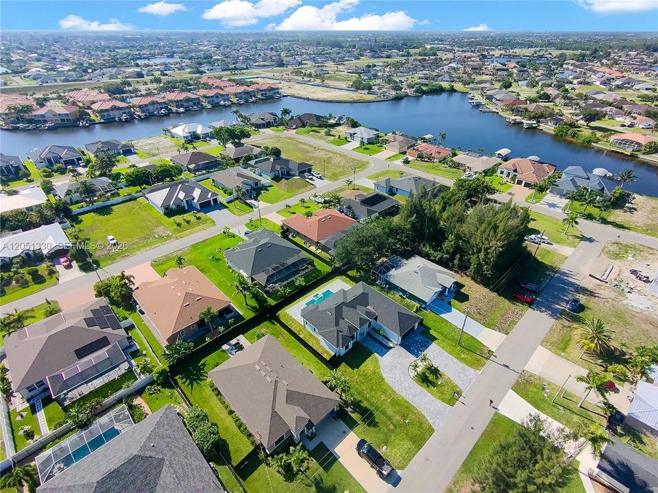 На продажу: $689,900 (3 спален, 2 ванн, 2087 Квадратных фут)