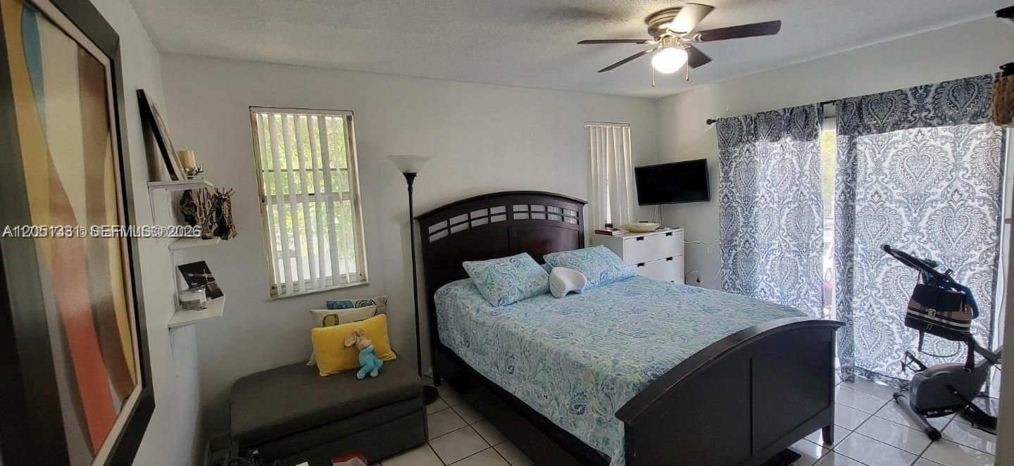 For Sale: $270,000 (2 beds, 2 baths, 810 Square Feet)