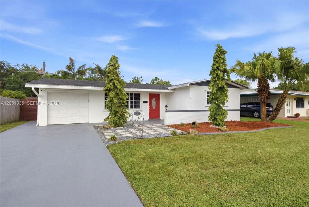 For Sale: $549,999 (2 beds, 2 baths, 1381 Square Feet)