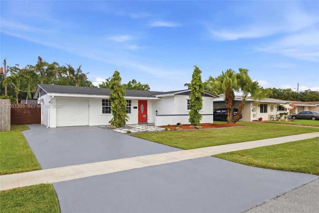 For Sale: $549,999 (2 beds, 2 baths, 1381 Square Feet)