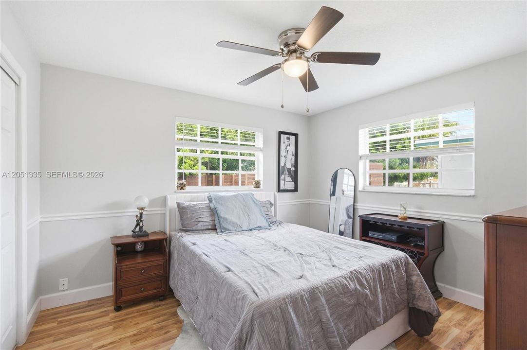 For Sale: $549,999 (2 beds, 2 baths, 1381 Square Feet)