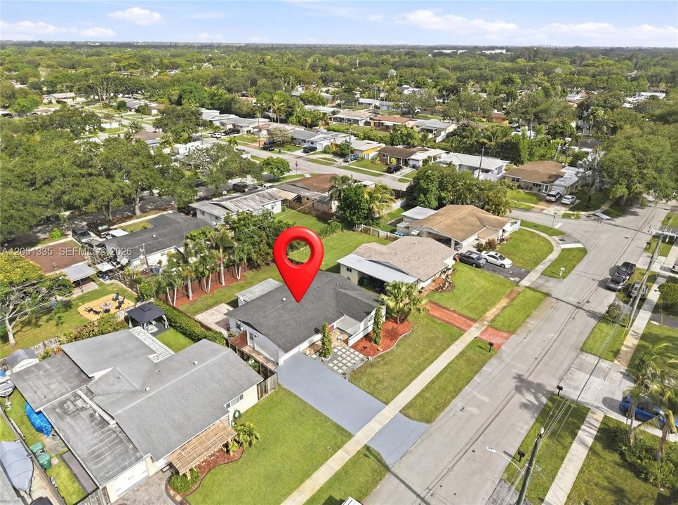 For Sale: $549,999 (2 beds, 2 baths, 1381 Square Feet)