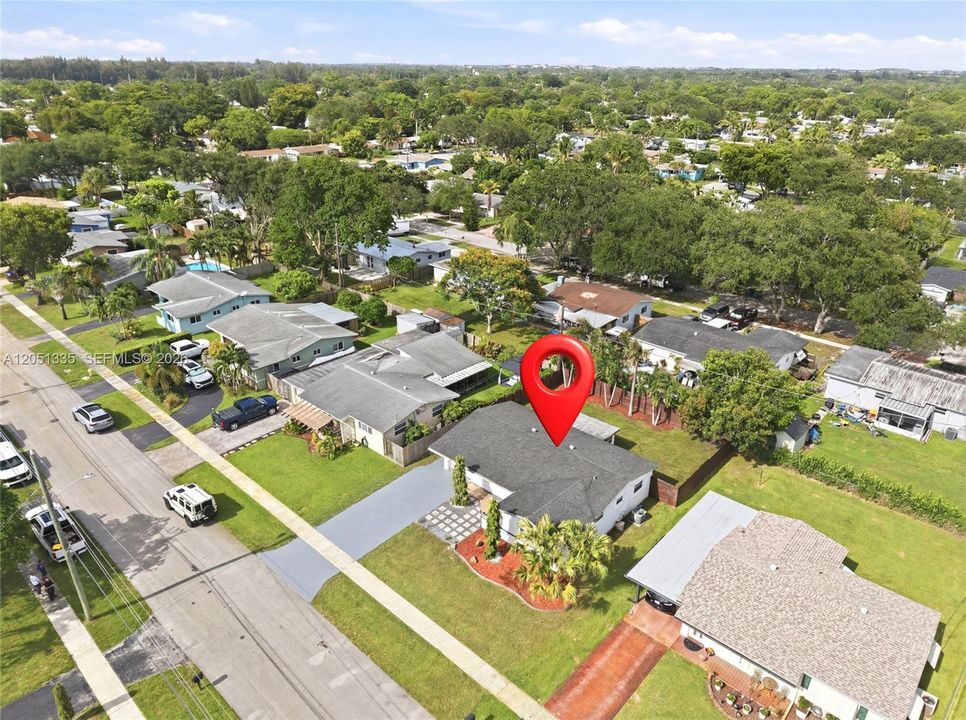 For Sale: $549,999 (2 beds, 2 baths, 1381 Square Feet)