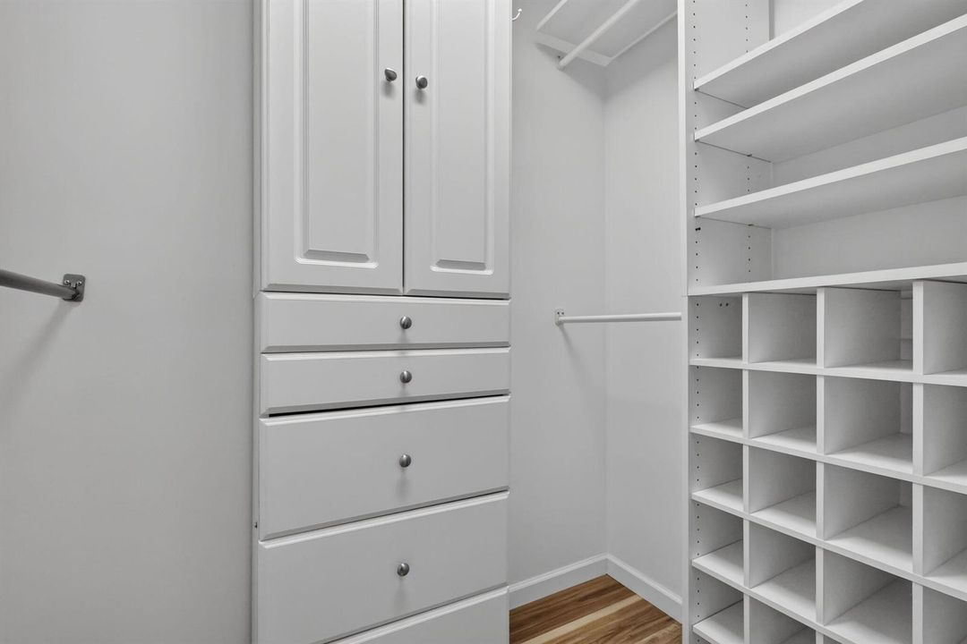 Fitted closet 2 in primary
