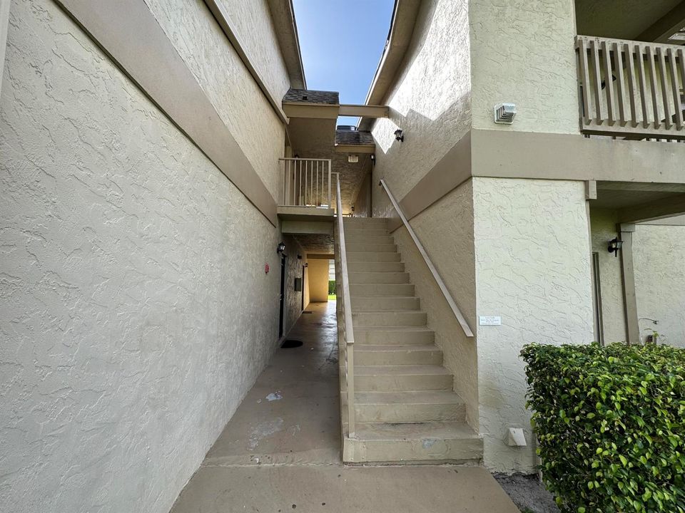 STAIRWAY FOR UNIT