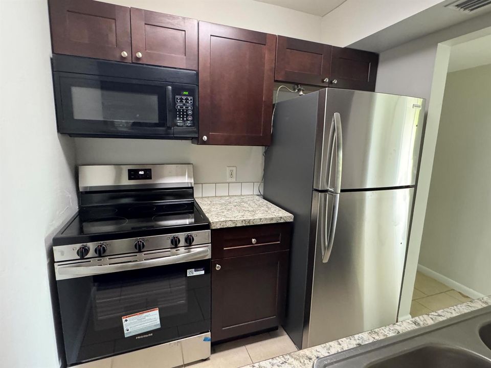 GALLEY KITCHEN AREA