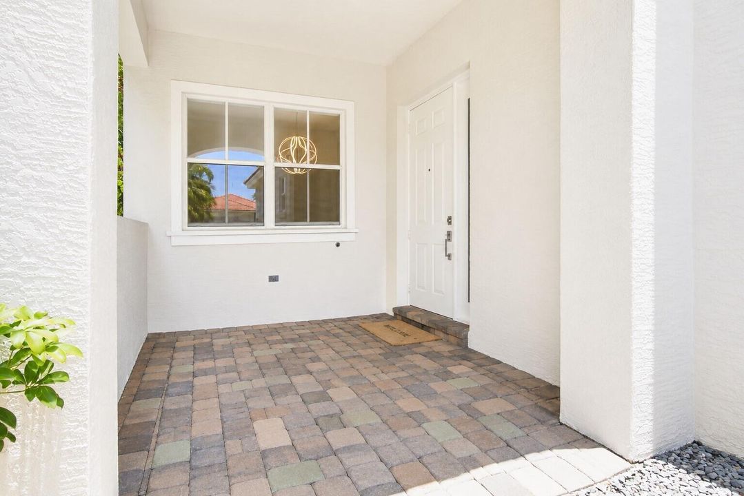 207-ISLE-VERDE-WAY-33418-008