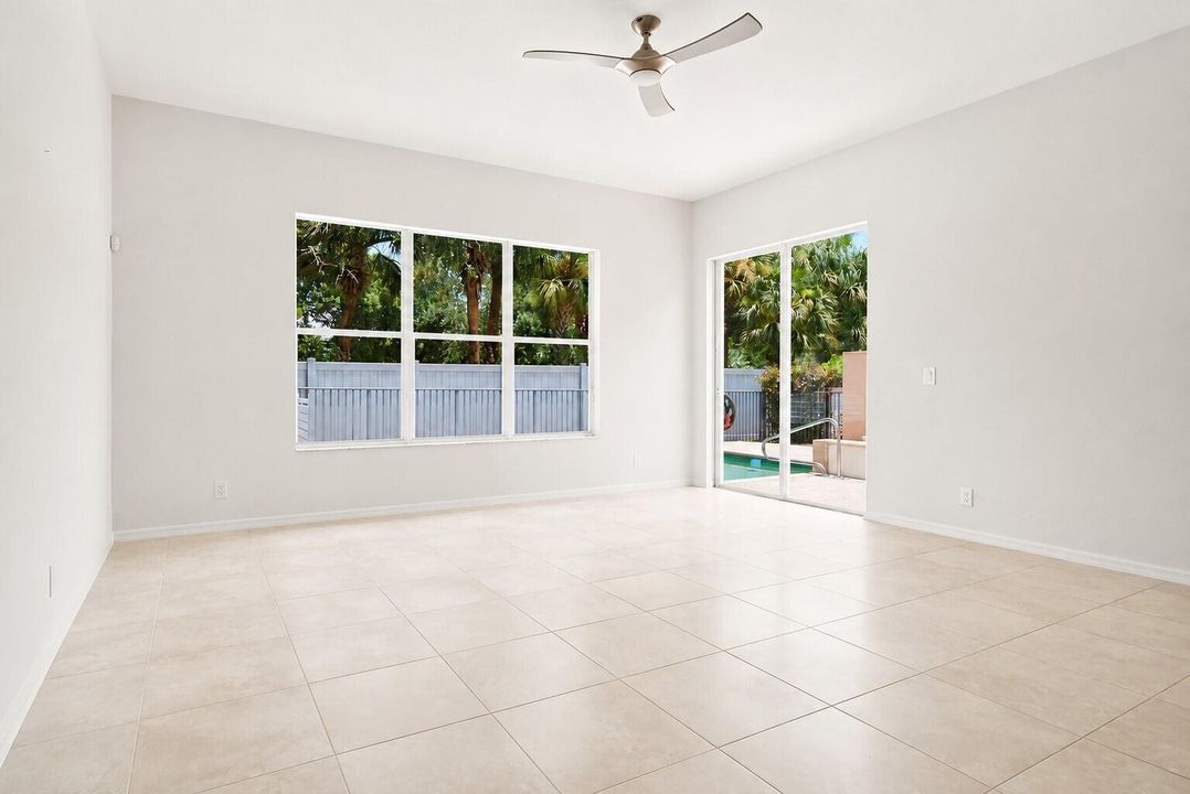 207-ISLE-VERDE-WAY-33418-030
