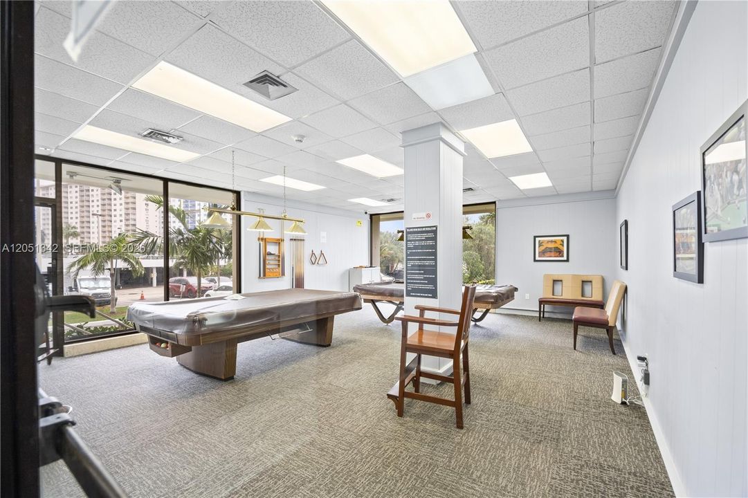 For Sale: $269,900 (1 beds, 1 baths, 762 Square Feet)