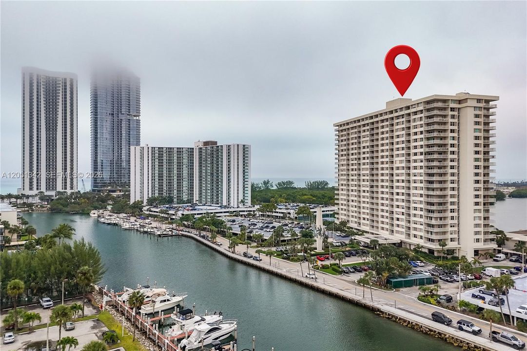 For Sale: $269,900 (1 beds, 1 baths, 762 Square Feet)
