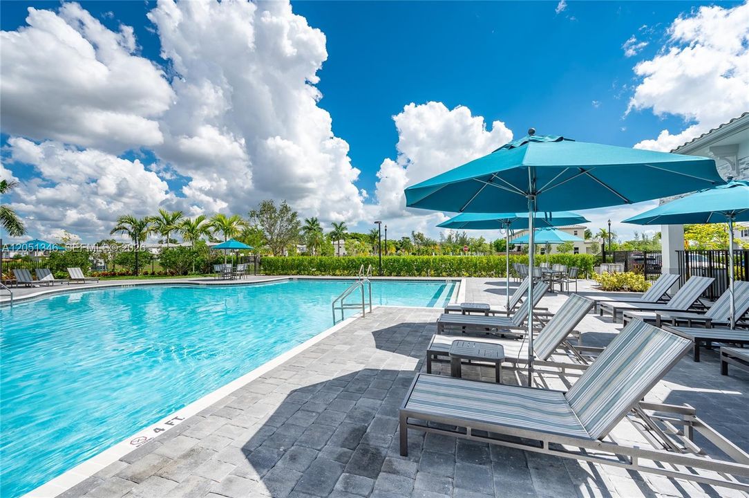 For Sale: $379,900 (4 beds, 2 baths, 1820 Square Feet)