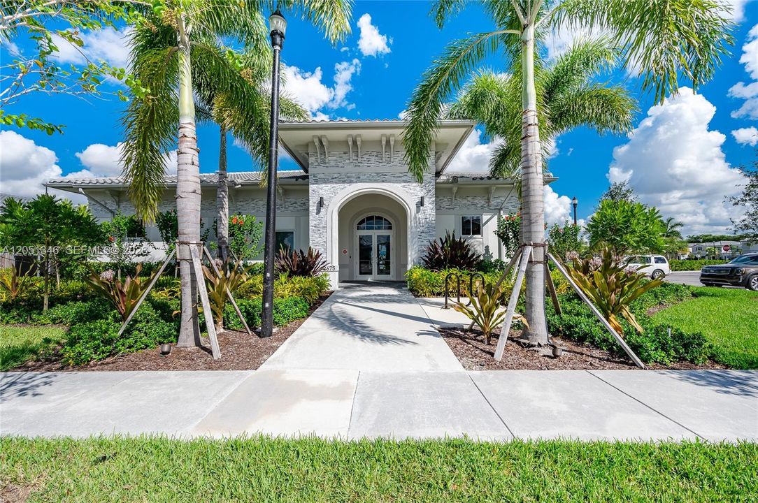 For Sale: $379,900 (4 beds, 2 baths, 1820 Square Feet)