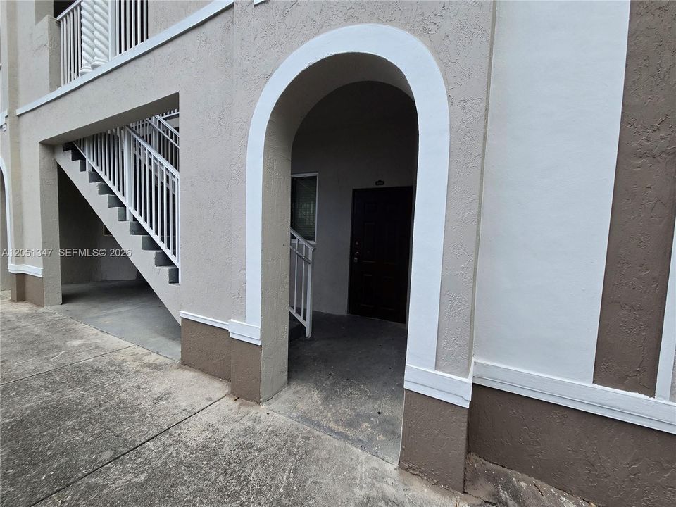 For Rent: $2,000 (3 beds, 2 baths, 1060 Square Feet)