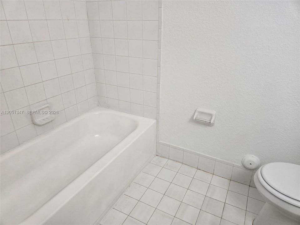 For Rent: $2,000 (3 beds, 2 baths, 1060 Square Feet)