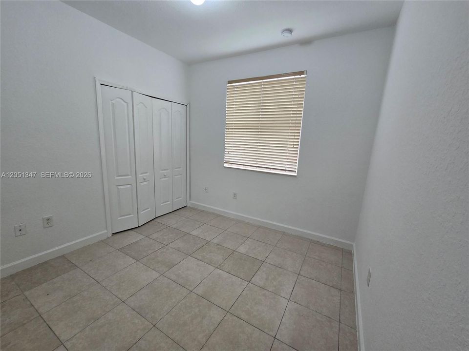 For Rent: $2,000 (3 beds, 2 baths, 1060 Square Feet)