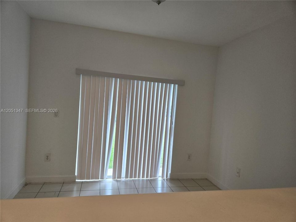 For Rent: $2,000 (3 beds, 2 baths, 1060 Square Feet)