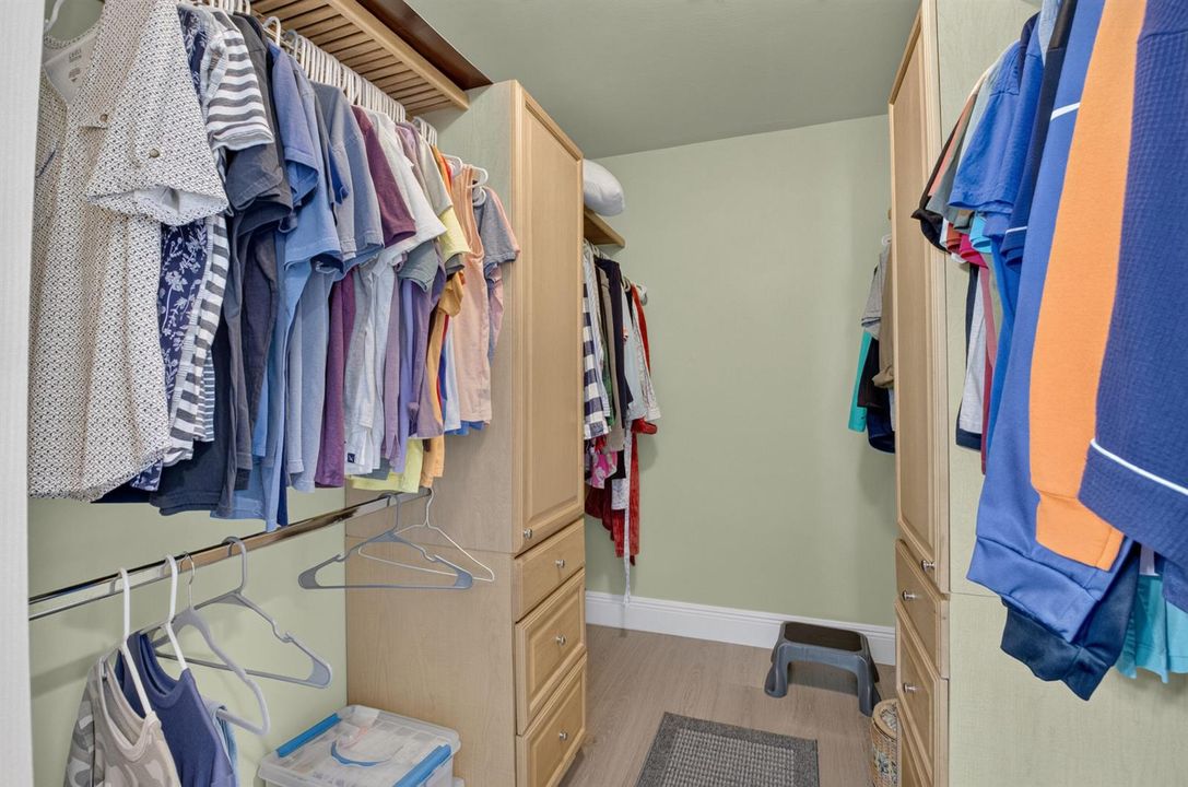 Walk in closet