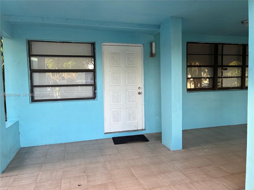 For Sale: $550,000 (3 beds, 3 baths, 1910 Square Feet)