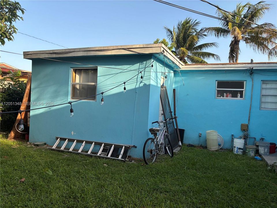 For Sale: $550,000 (3 beds, 3 baths, 1910 Square Feet)