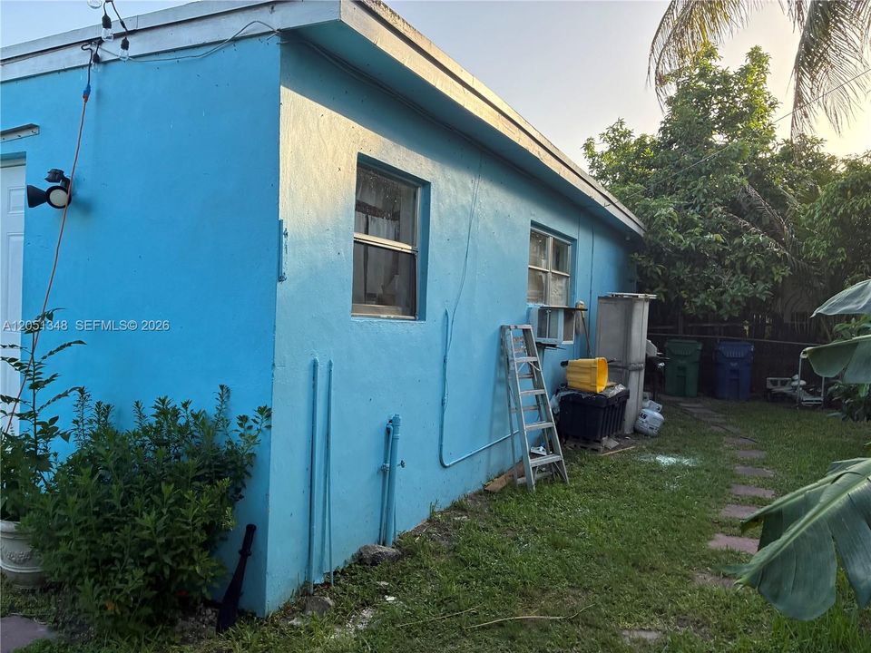 For Sale: $550,000 (3 beds, 3 baths, 1910 Square Feet)