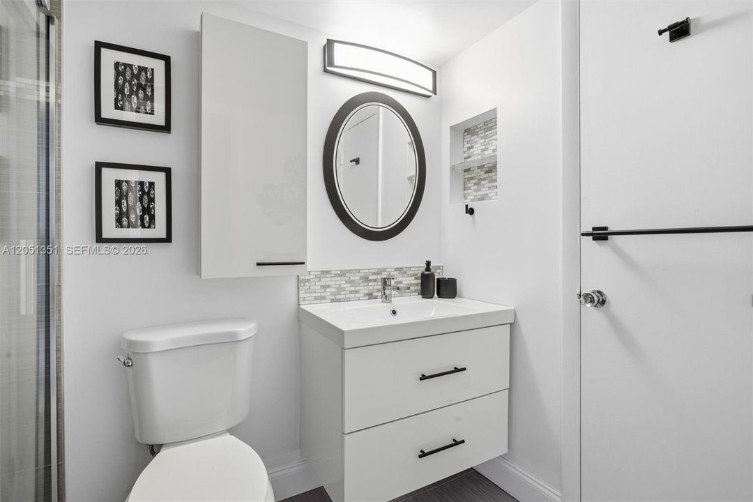На продажу: $159,900 (1 спален, 1 ванн, 750 Квадратных фут)