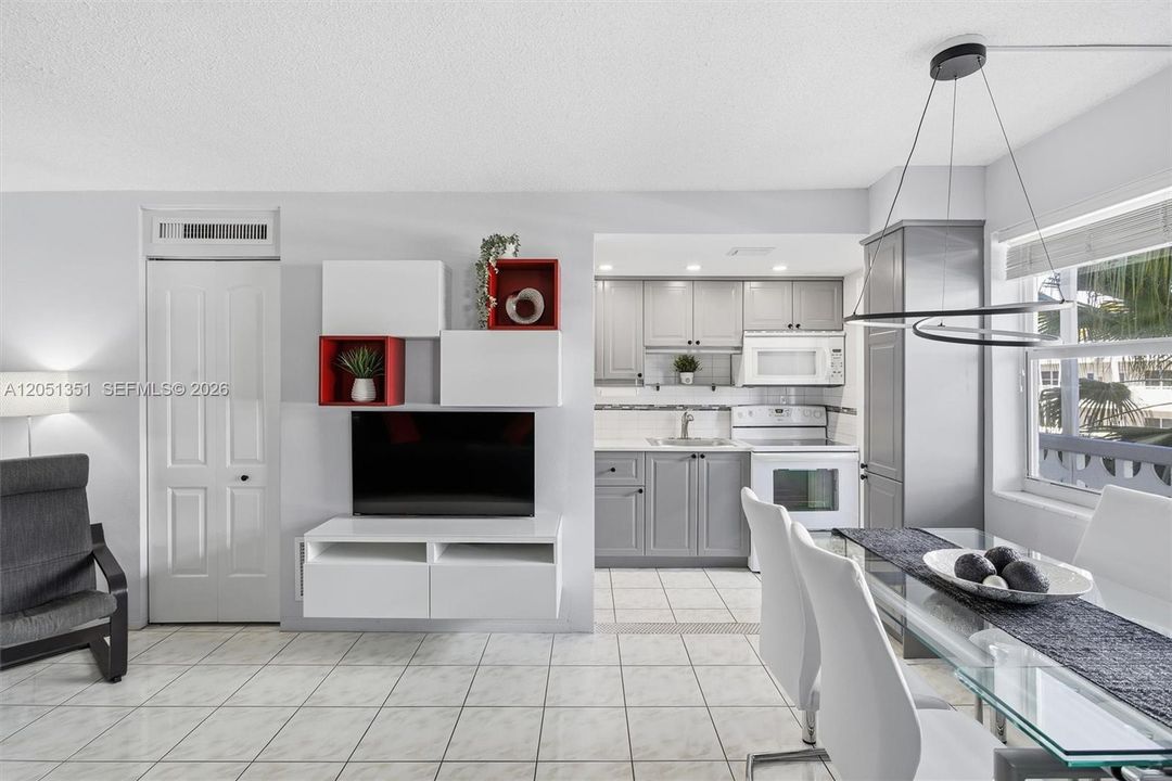 На продажу: $159,900 (1 спален, 1 ванн, 750 Квадратных фут)