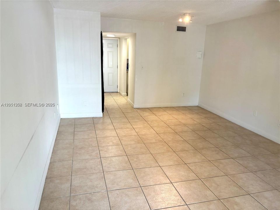 В аренду: $1,900 (1 спален, 1 ванн, 801 Квадратных фут)