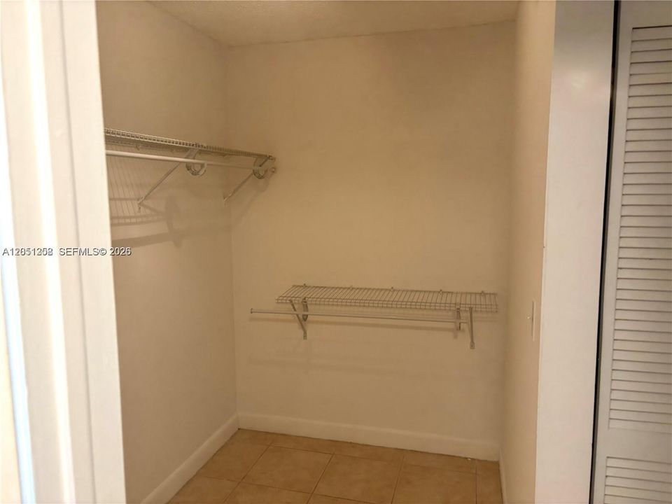 В аренду: $1,900 (1 спален, 1 ванн, 801 Квадратных фут)
