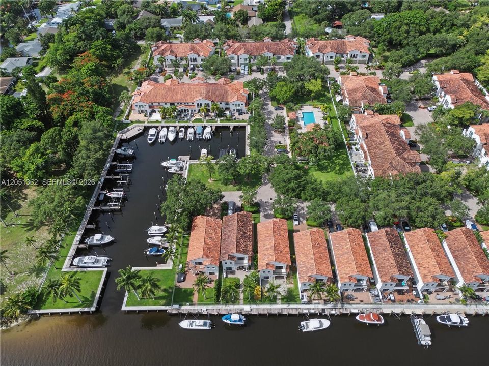 En Venta: $750,000 (3 camas, 2 baños, 2658 Pies cuadrados)
