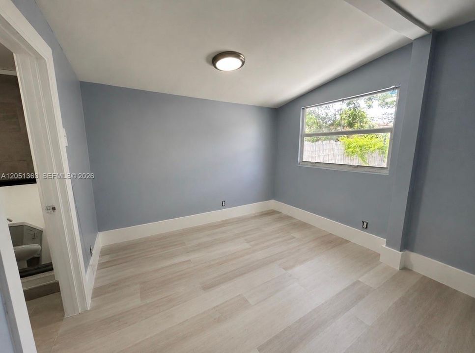 For Rent: $1,800 (1 beds, 1 baths, 454 Square Feet)