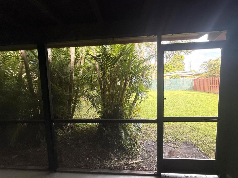 Large Screened Back Patio