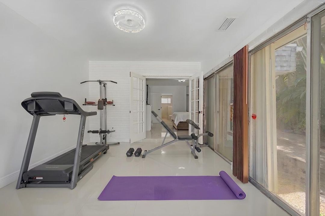MBR-Side-Room-4