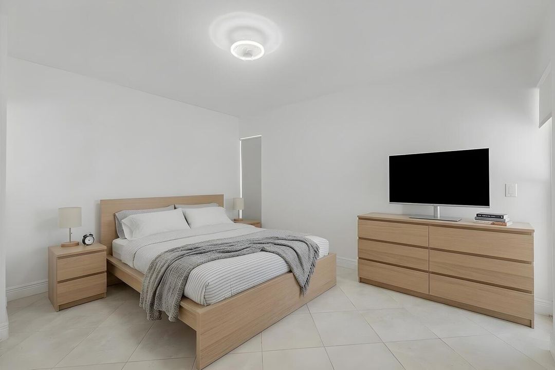 5707-White-Hickory-Cir-Tamarac-49