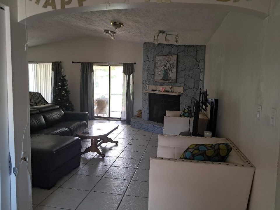 Formal living
