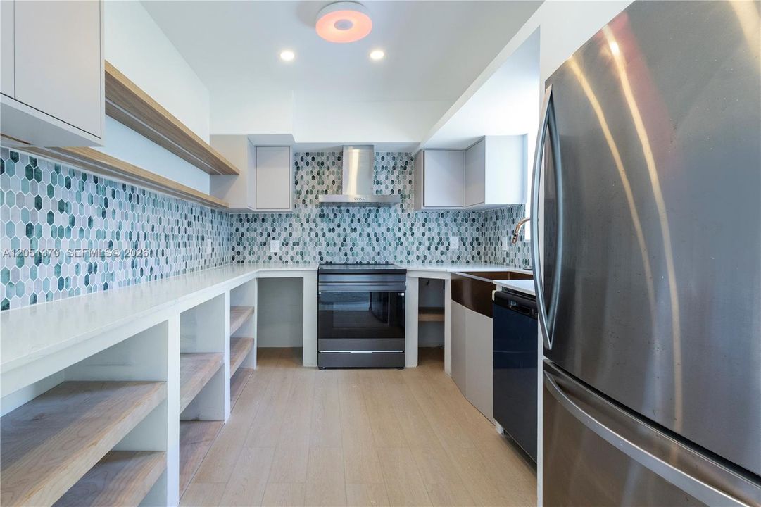 На продажу: $649,000 (3 спален, 2 ванн, 1589 Квадратных фут)