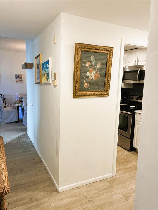 В аренду: $4,200 (2 спален, 2 ванн, 990 Квадратных фут)